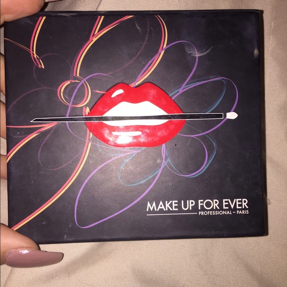 Makeup Forever eyeshadow palette