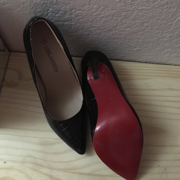 Black pumps - Picture 2 of 4
