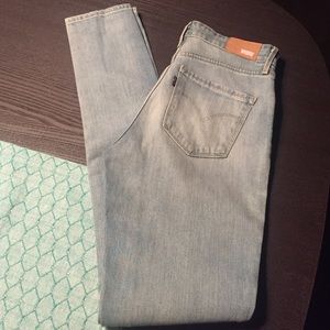 Levis vintage/light wash, high rise jeans