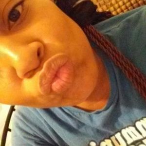 Meet your Posher, Desiree