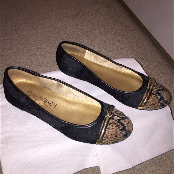 Black ballerina flats with leopard toe