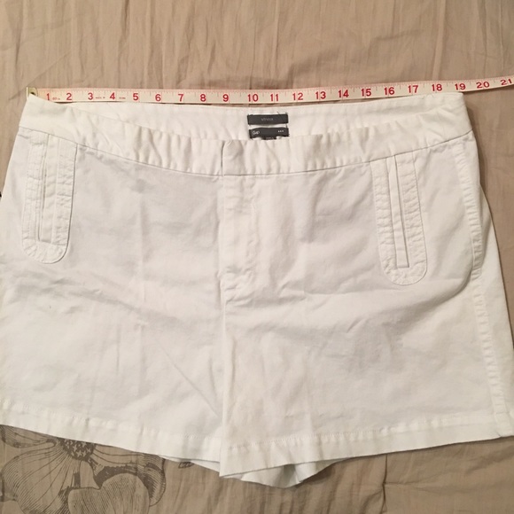 Gap Stretch White Shorts