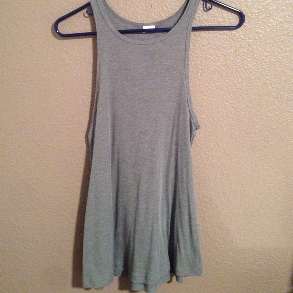 Gray tank top