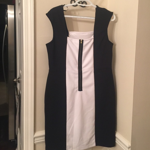 Black and white color block dress - Picture 2 of 3