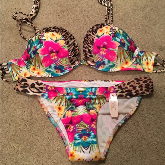 VS NWT Bombshell Bikini - 32D top/S Bottom