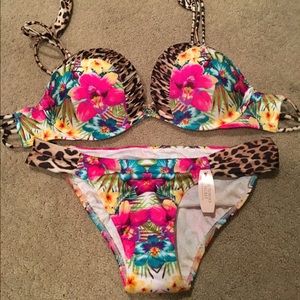 VS NWT Bombshell Bikini - 32D top/S Bottom