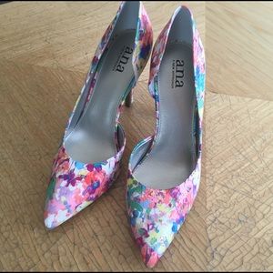 ana pumps colorful!