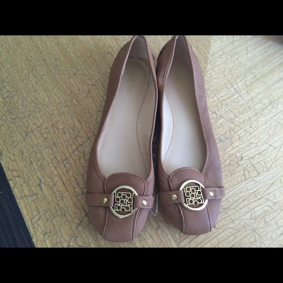 Nude flats.