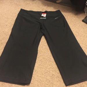 Nike dri-fit Capri pants