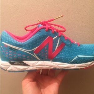 New Balance 1600 - Women's - Size 7.5