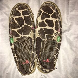 Sanuk size 7 giraffe print. Only worn twice