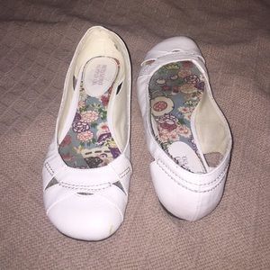 White flats 7.5