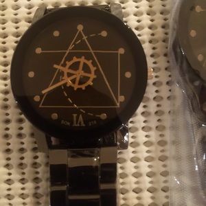 New Stylish watch with extra Face movement.