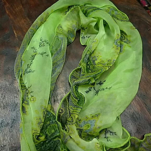 New Gorgeous Couture Paisley Scarf