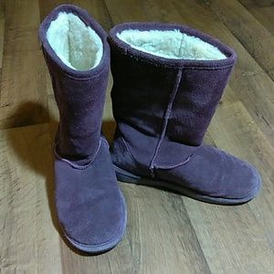 Sale! Plum purple bearpaw boots