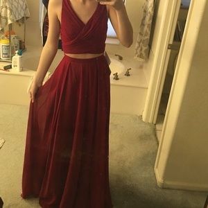 Fame and Partners Red Formal Gown