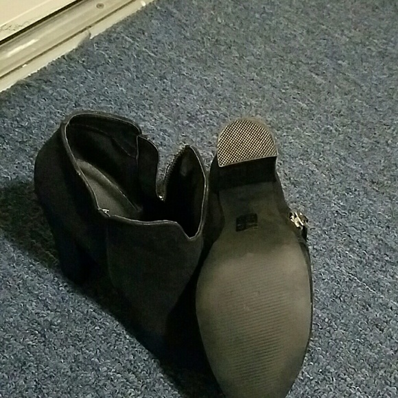 Booties - Picture 4 of 4