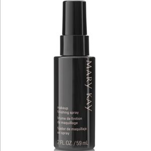 Mary Kay® Makeup Finishing Spray by Skindinävia