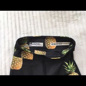 The Gold Sheep 3/4 Pineapple Leggings