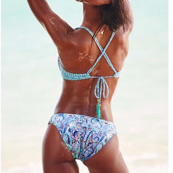 🦋SALE🆕VS 'Gorgeous Push Up Halter", 34D, LTD.ED. - Picture 3 of 6