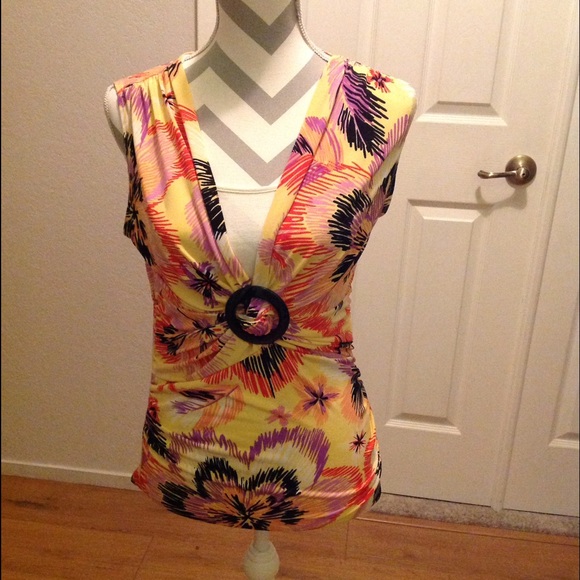 Hawaiian floral feather tight fit low cut tank top