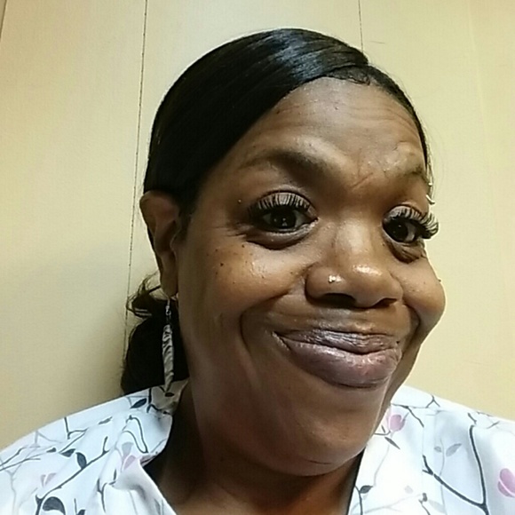 Meet your Posher, Ruby - Picture 1 of 1