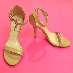 Sexy tan strappy stilettos