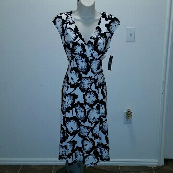 Black & Ivory Floral Print Sleeveless Dress