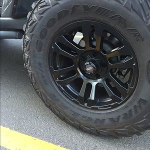 Meet your Posher, Dakota