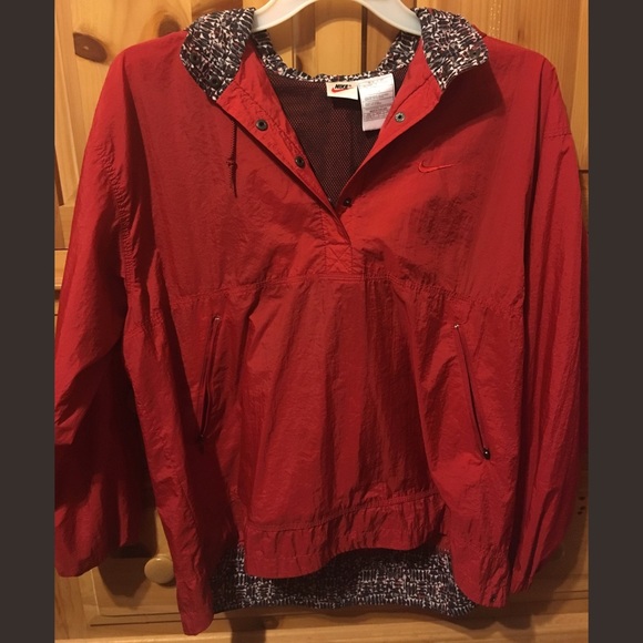 NIKE WINDBREAKER PULLOVER