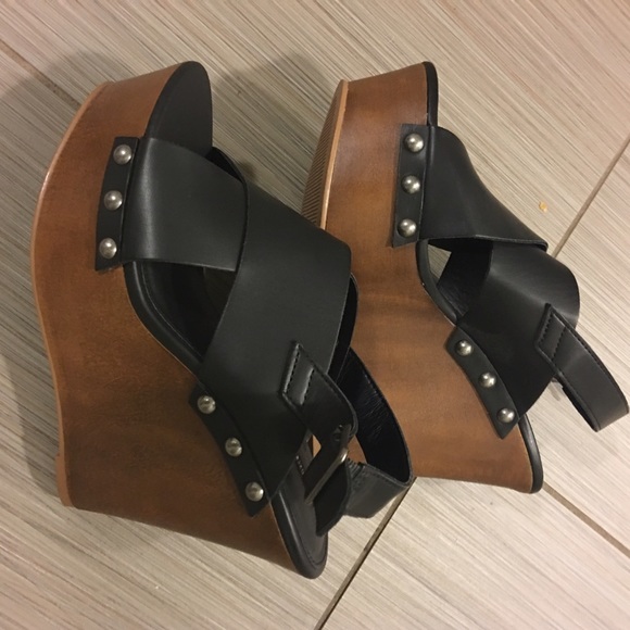 NEW Black Leather Wooden Wedges - Picture 2 of 3