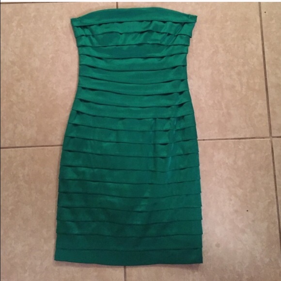 bebe | Dresses | Bebe Emerald Green Dress | Poshmark