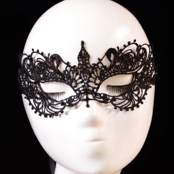 Sexy Black Lace Mask (A2) - Picture 6 of 8