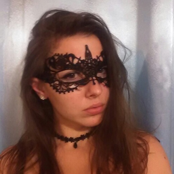 Sexy Black Lace Mask (A2) - Picture 7 of 8