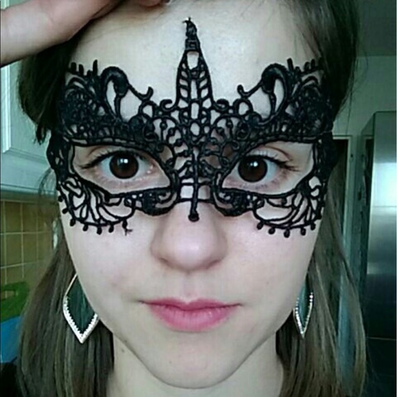 Sexy Black Lace Mask (A2) - Picture 3 of 8