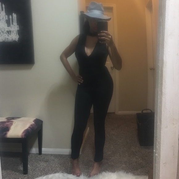 Sleek Black Jumper - Picture 3 of 3