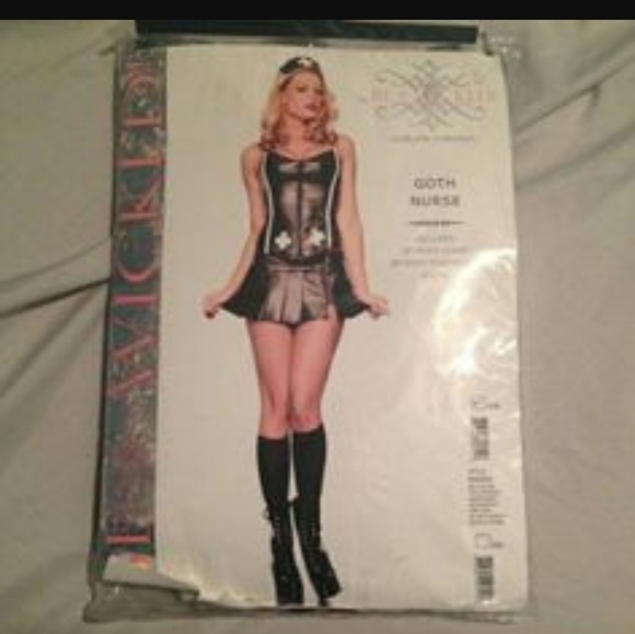 Gothic nurse costume/ black nurse Halloween - Picture 5 of 5