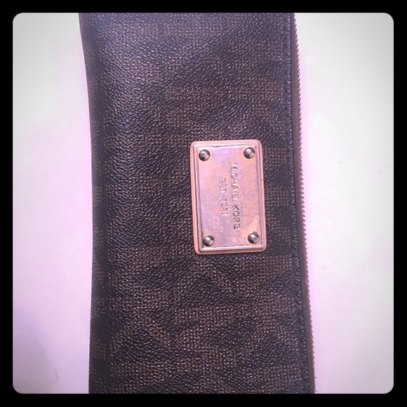 Michael kors wallet