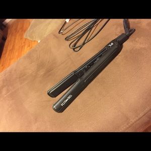 Plugged In (PI) Flat Iron