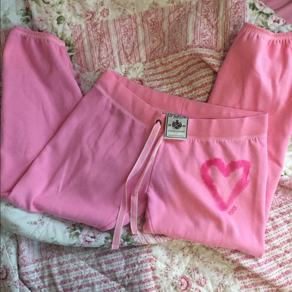 Victoria's Secret pink sweatpants heart large 🌼🌷
