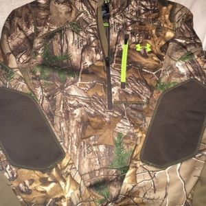 HOLDING FOR @alyssa_golden17 UA  half zip