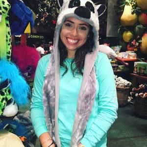 Meet your Posher, Alexandra