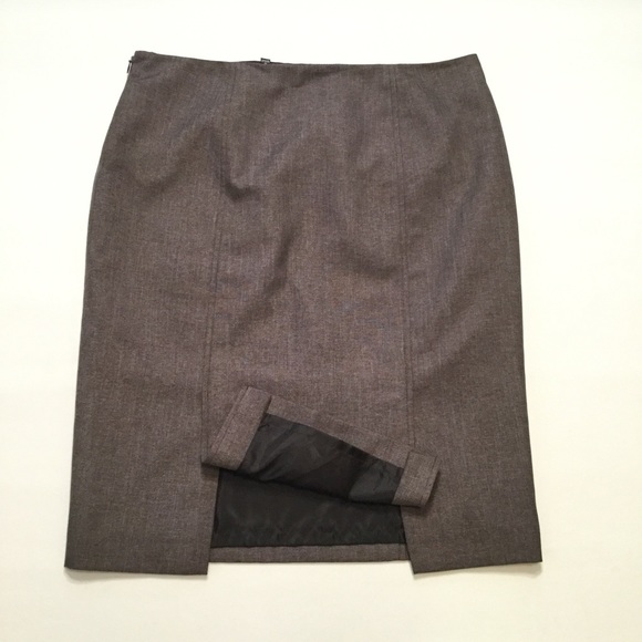 Le Suit 2 Piece - Picture 4 of 4