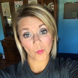 Meet your Posher, Amber