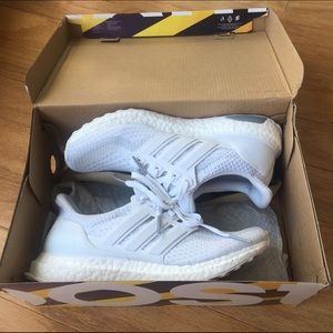 adidas Ultraboost white size 7