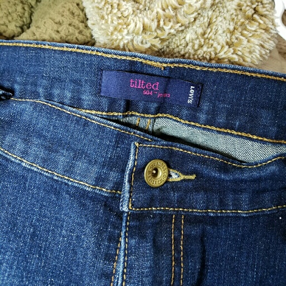 Levis 504 tilted jeans