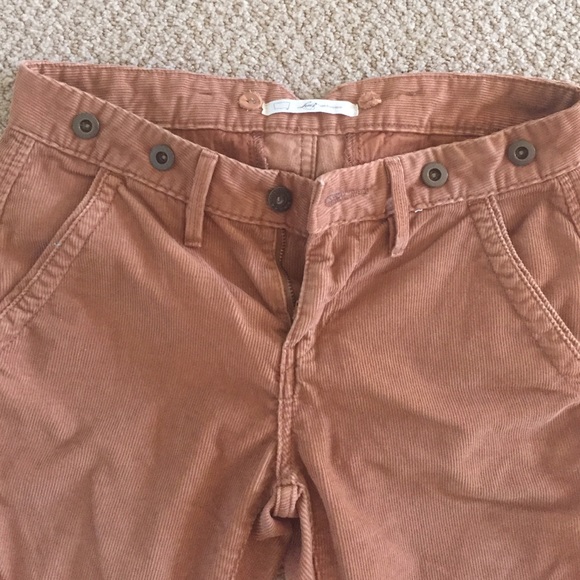 Levis - Picture 2 of 4