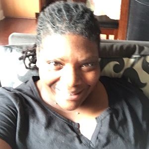 Meet your Posher, Tia