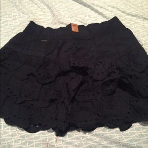 Hollister ruffles lace skirt