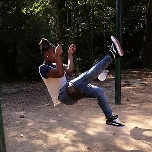 Meet your Posher, Alexis